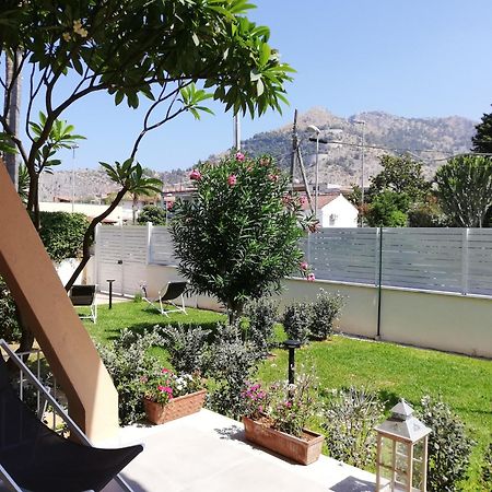Mondello Felix - Appartamenti In Villa A 600M Dal Mare Exteriér fotografie