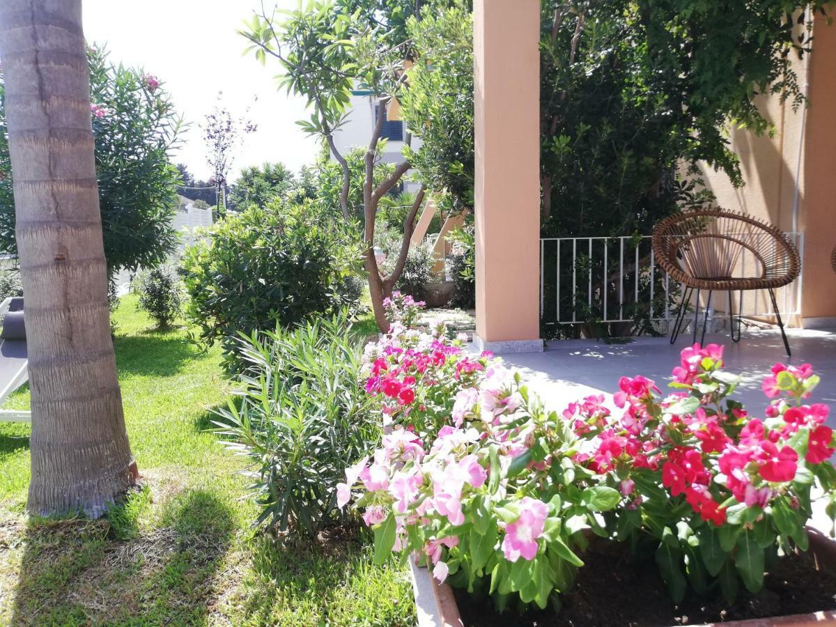 Mondello Felix - Appartamenti In Villa A 600M Dal Mare Exteriér fotografie